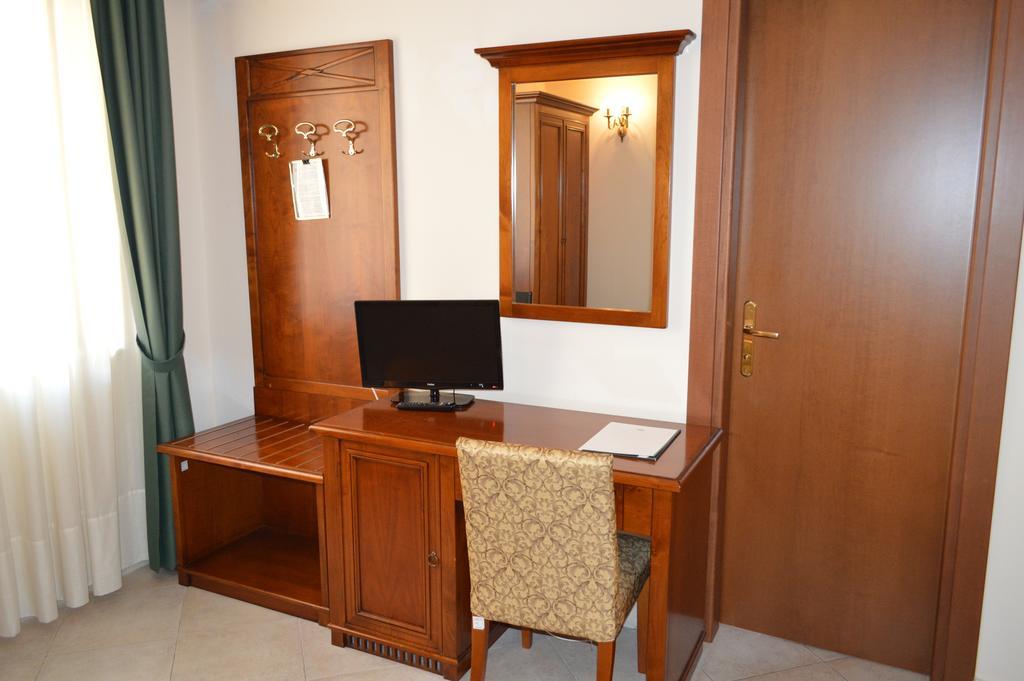 Hotel Delle Palme Falcone Zimmer foto