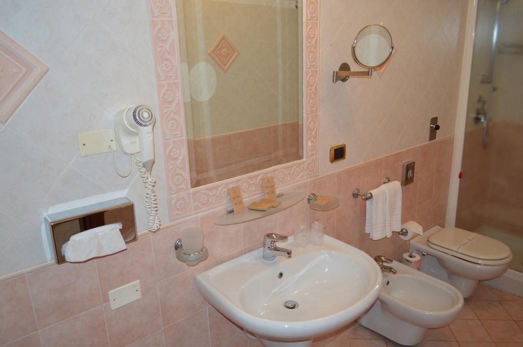 Hotel Delle Palme Falcone Zimmer foto