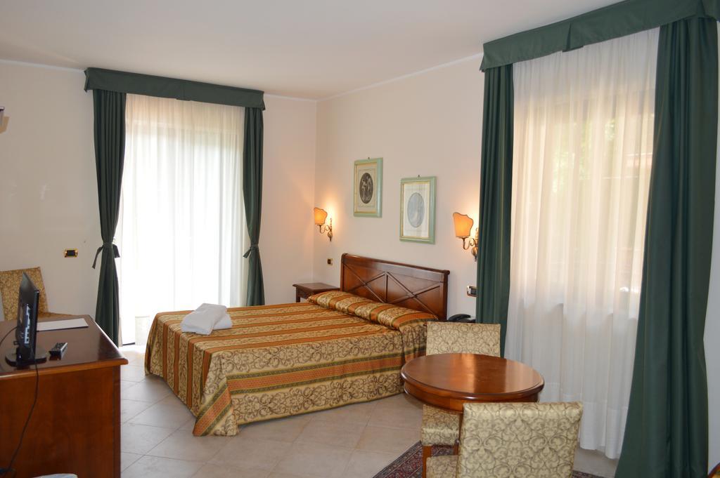 Hotel Delle Palme Falcone Zimmer foto