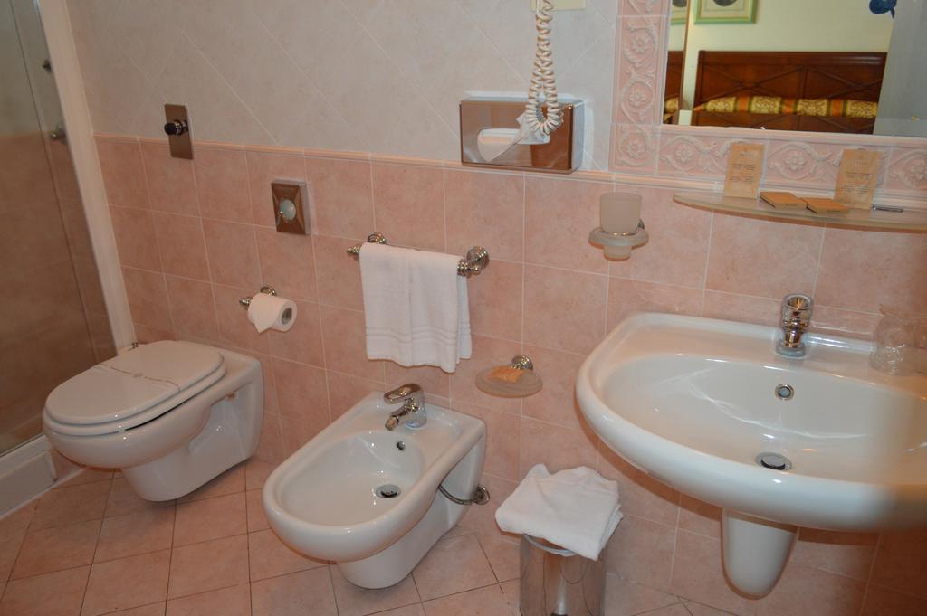 Hotel Delle Palme Falcone Zimmer foto